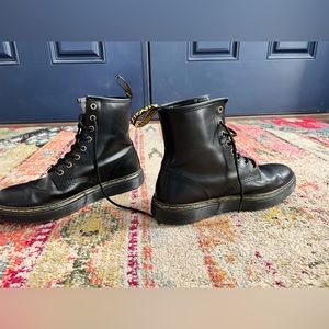 Womens Dr Martens Air Wair Black Size 9US
